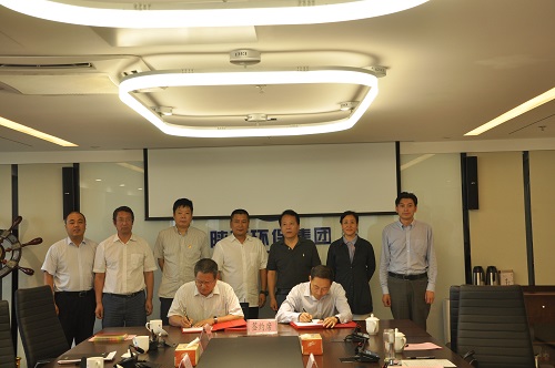 1530760734763014mFjE.jpg 與中國鐵塔陜西分公司簽約儀式-簽約.jpg