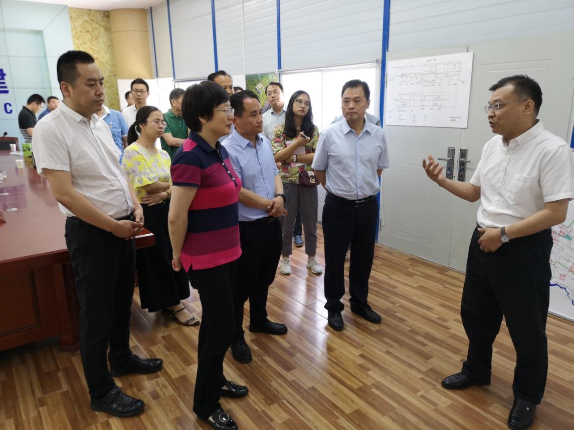 西安市發(fā)改委黨組書記、主任邢欣到水環(huán)境公司白鹿原水生態(tài)中心項目調(diào)研.jpg