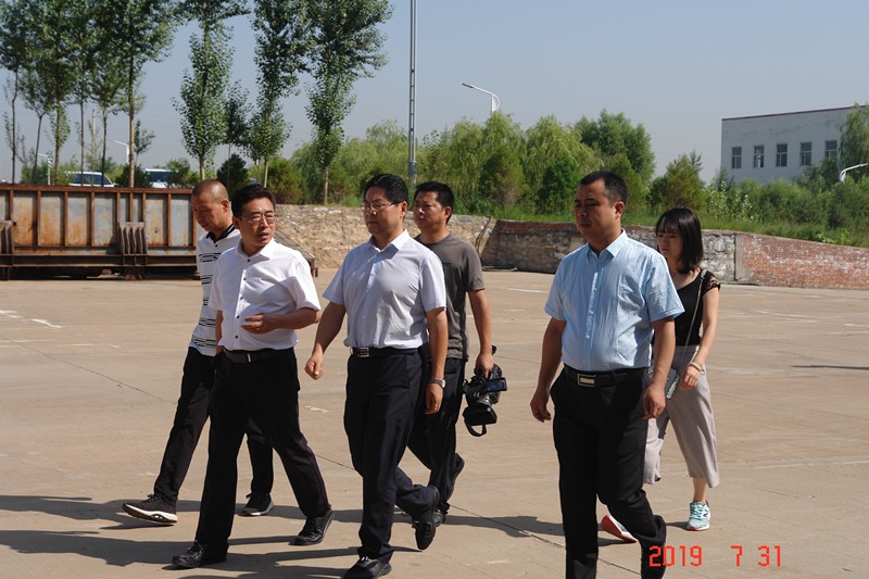 1564962602872622jc7D.jpg 神木市委書記調(diào)研_副本.jpg