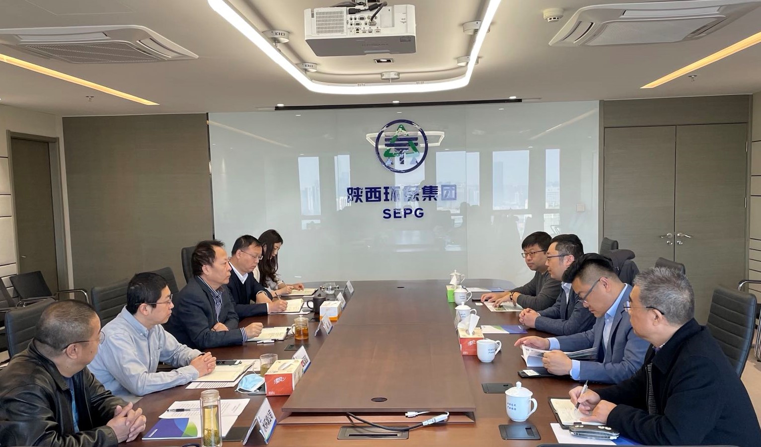 陜西環保集團與南方創業科技公司交流座談照片.jpg
