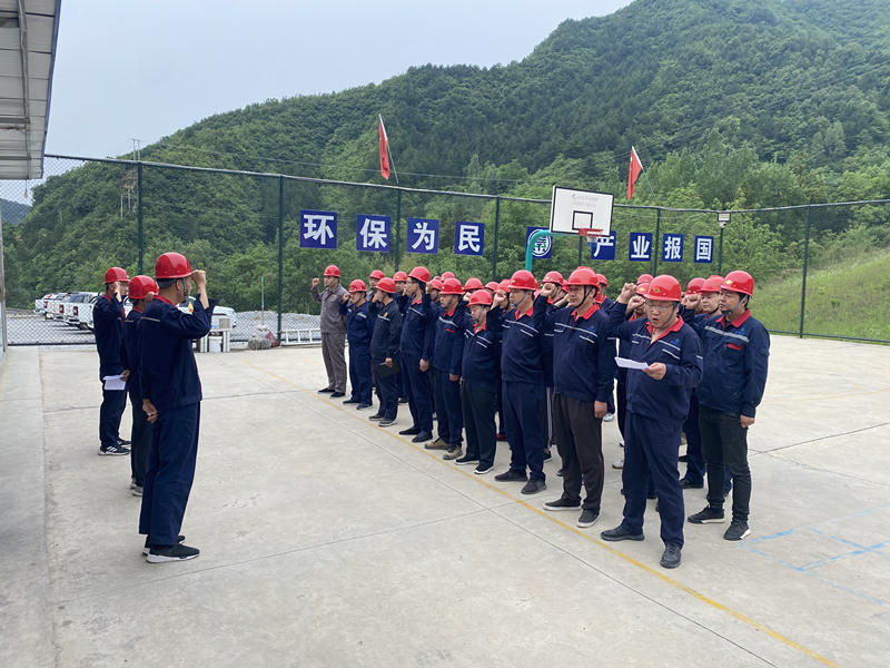 16225993674203476XUI.jpg 秦楓_副本.jpg