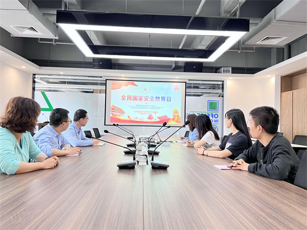 “全民國家安全教育日”普法活動現場照片.jpg