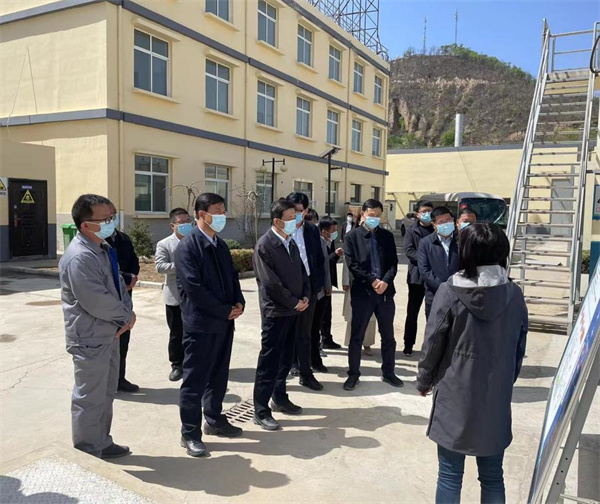延安市委常委、市政府黨組成員張強到水環境公司子長污水處理廠調研.jpg